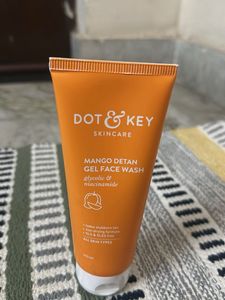 Dot & Key Face Wash