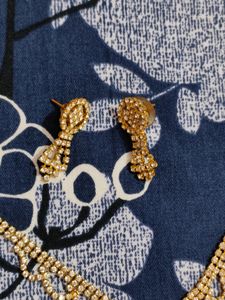 Set Of Artificial Necklace And Earrings