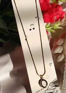 Elegant Oval Pendant Necklace