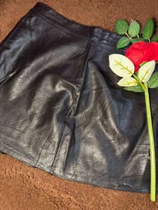 Chic Black Mini Skirt