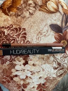 ⭐️Huda Beauty ⭐️ Lip Liner Sandy Beige