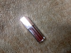 Fenty Beauty Gloss Bomb Shade Riri