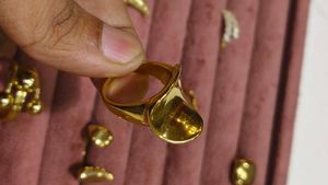 Gold Statement Ring