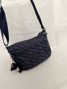 Kipling Authentic