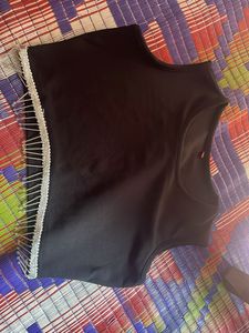 Black Sleeveless Crop Top