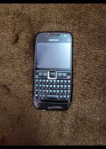 Nokia E71