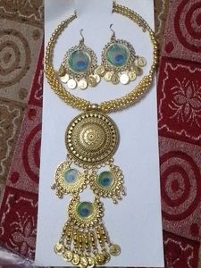 I am Selling A Beautiful Jwellery With Earings
