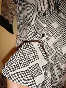 Size M/L 🎁Buy 2 Get 1 Free🎁Patterned Top