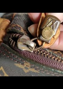 louis vuitton speedy 30 code:SP0947 (COMES with dust bag)