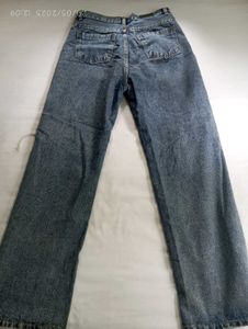 Baggy/Torn Jean