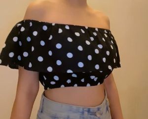 Berrylush Off Shoulder Top