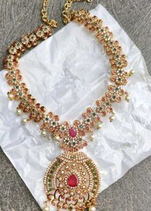 Siddhi Neck Set