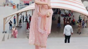 Pink Embroidered Salwar Kameez