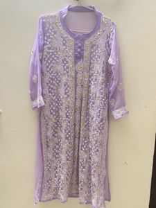 Embroidered chikankari kurta with silver embellish