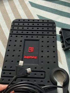 REMAX Car Holder