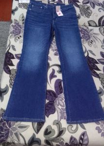 Branded Levi's Jeans Bootcut For Girls.