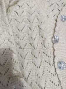 woolence sweater hath ka banaa hua