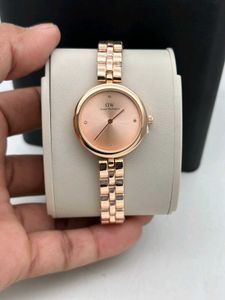 DW PREMIUM QUALITY ladies watch At SALE