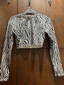 SSS Black &amp; White Zebra Print Stretch Crop Top – S