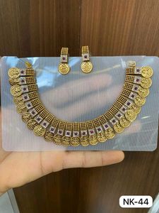 Elegant Gold-Tone Necklace Set