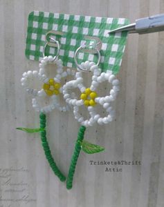 Whimsical Daisy Beaded Earrings