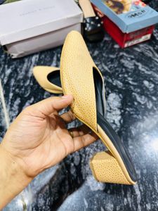 Sandal