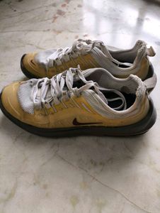 Nike Air Max Axis Shoes