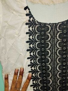 Floral &amp; Lace Embroidered Tunic