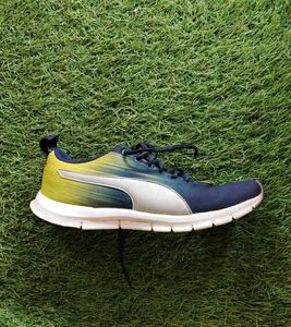 Running Shoes 👟👟 Pumaa