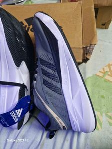 Adidas Sneakers