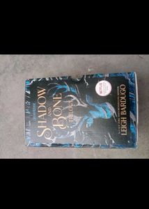 Shadow and Bone Trilogy Box Set
