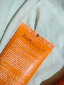 D&amp;K Detan Sunscreen And Face Wash Combo