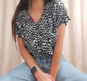 Black & White Top