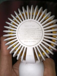 Cute Pineapple Mini Fan(Without Charger)