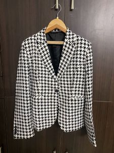 Van Heusen  Black and White Formal blazer
