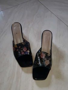 Stylish Black Color Sandal