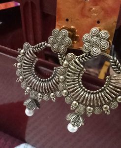 Pretty Ear Rings Brand new