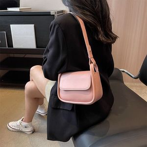 🌷💕🪞Maroon Sling Bag