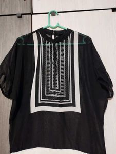 Chic Black & White Top