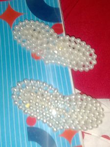 2 Hair Clip White Colour In Heart Shape