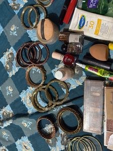 Cosmetic Kit  With Set Of 8 Designs Bangles