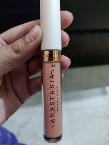 Anastasia Beverly hills lipgloss in shade Summer Vibes