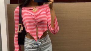 Cut Out Pullover T-shirt