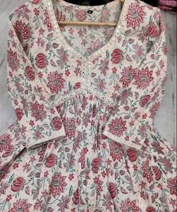 Women Multicolor Tribal Print V Neck Plated Kurti