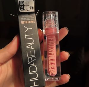 Huda Beauty Faux Filler Lip