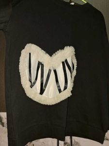 vogue Heart Patch Black Sweatshirt