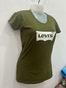Levi&#39;s Olive Green T-Shirt