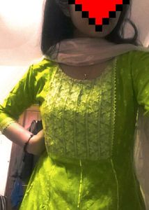 Heyy Its A Green Kurtaa