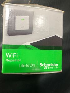 Schneider Electric WiFi Repeater