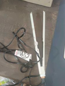 Almost Famous Premium Titanium Straightener
